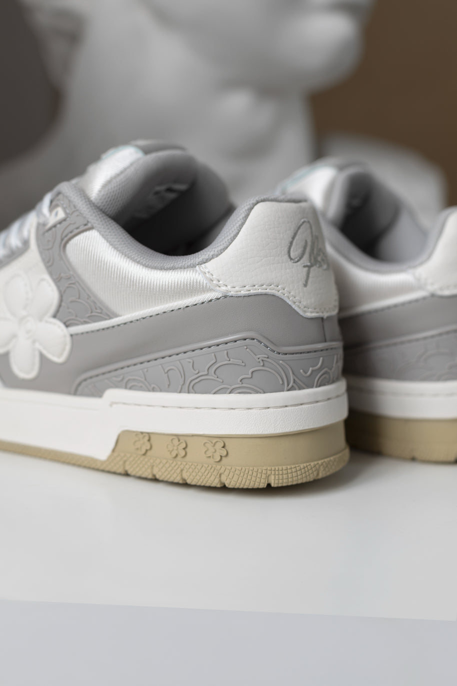 WE FLOWER Board Shoes Elephant Gray