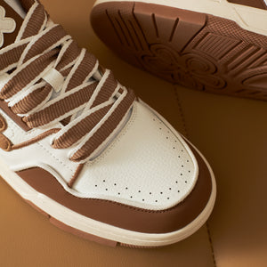 WE FLOWER Board Shoes Milk Coffee
