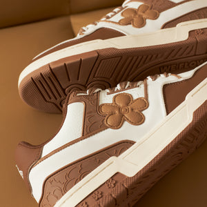 WE FLOWER Board Shoes Milk Coffee