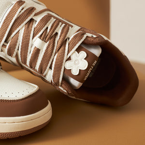 WE FLOWER Board Shoes Milk Coffee