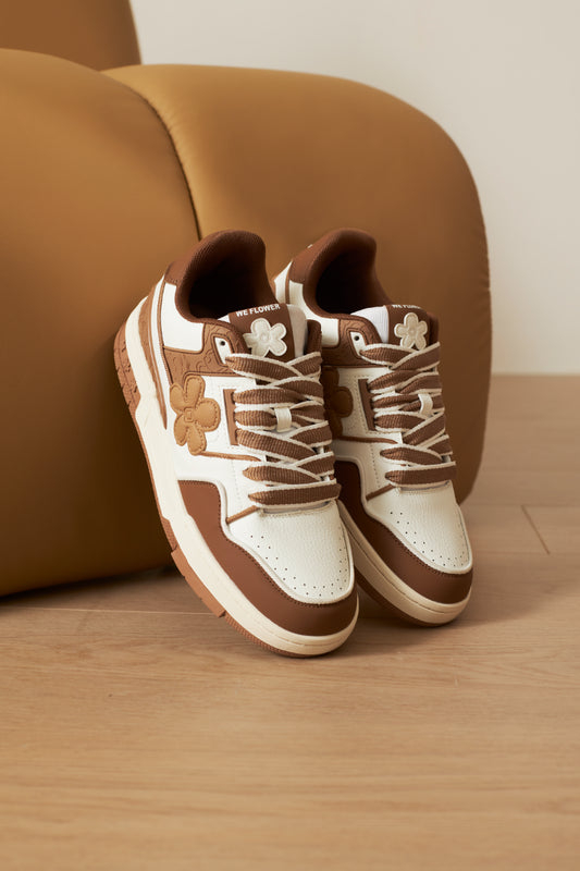 WE FLOWER Board Shoes Milk Coffee